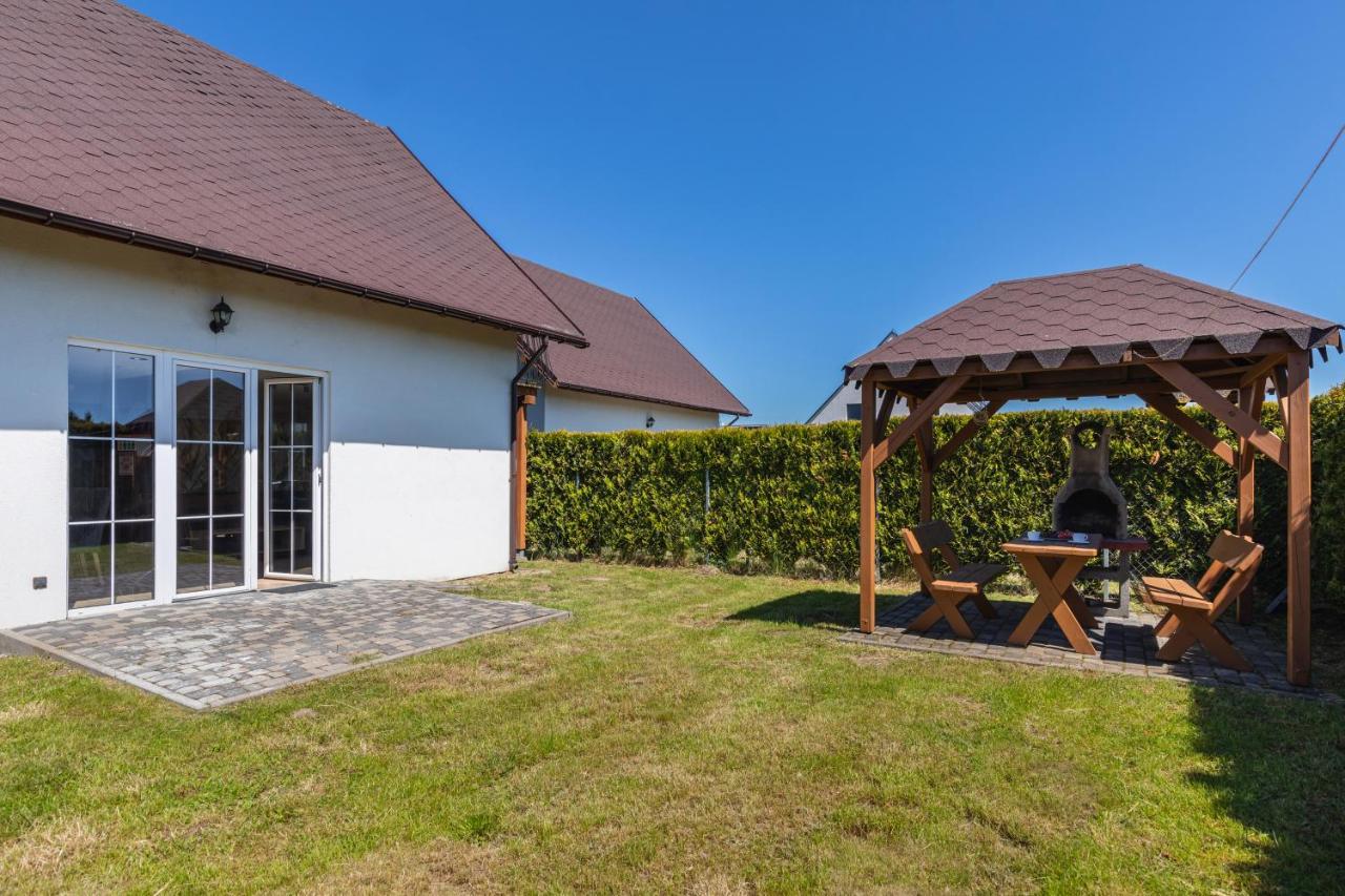 Holiday Houses Alana & Alva With Garden By Noclegi Renters Miedzywodzie Exterior photo
